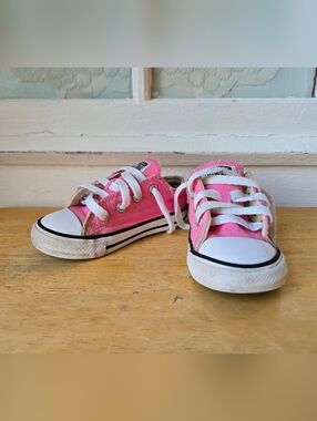 Converse Pink Low Top Sneakers Infant 7